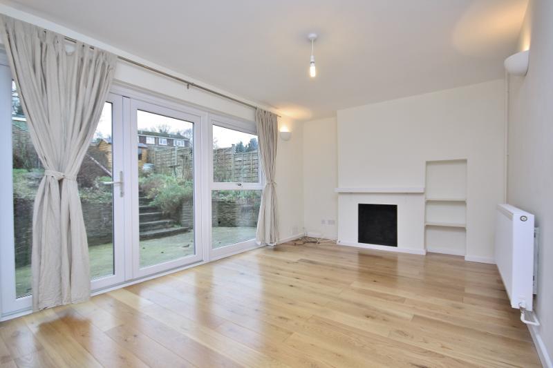 South Hill, Godalming, Surrey, GU7 3 bed house £1,400 pcm (£323 pw)