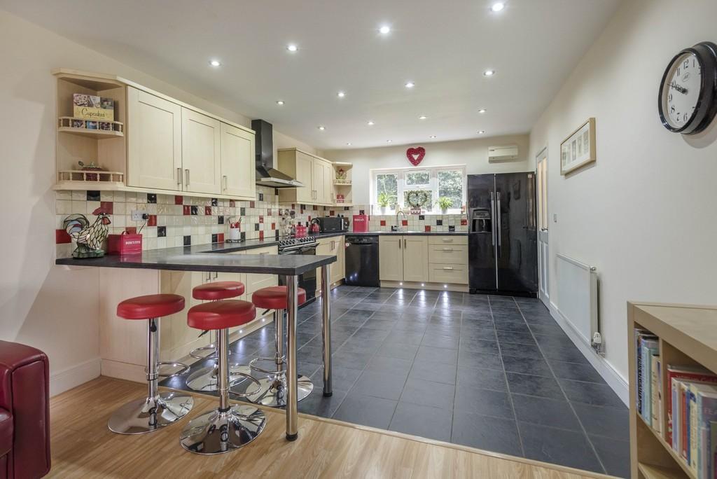Main Road, Ketley Bank, Telford, TF2 0DQ 5 bed detached house £385,000