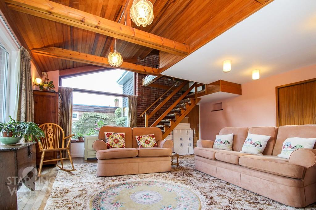 Caistor Lane, Caistor St. Edmund, Norwich 4 bed detached house £425,000