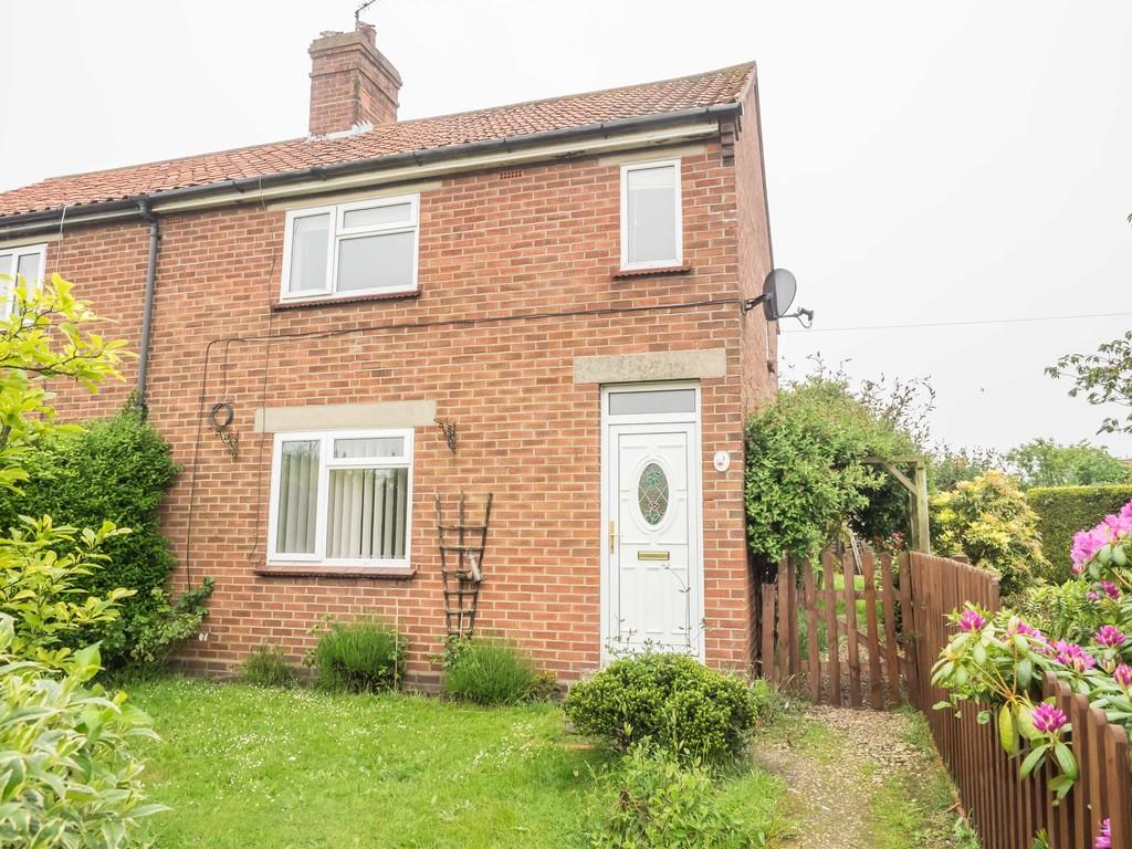 Burton Avenue, North Walsham 2 bed semidetached house £195,000