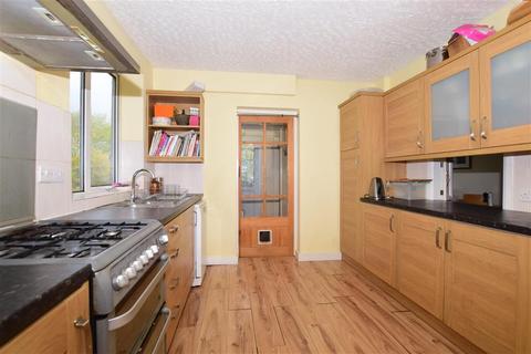 30 Lodge Road, Fetcham, Leatherhead, KT22 9QY