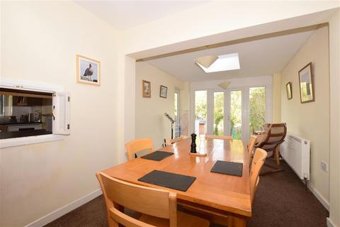 30 Lodge Road, Fetcham, Leatherhead, KT22 9QY