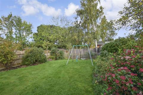 30 Lodge Road, Fetcham, Leatherhead, KT22 9QY