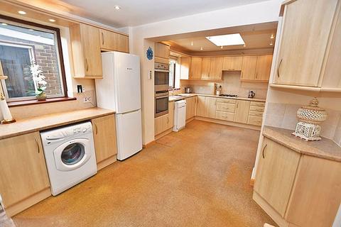 2 Boxley Close, Penenden Heath, Maidstone, ME14 2DJ