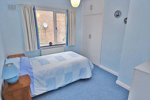 2 Boxley Close, Penenden Heath, Maidstone, ME14 2DJ