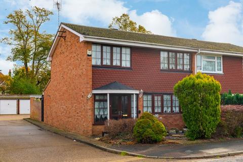 85 Devonshire Green, Farnham Royal, Slough, SL2 3DX