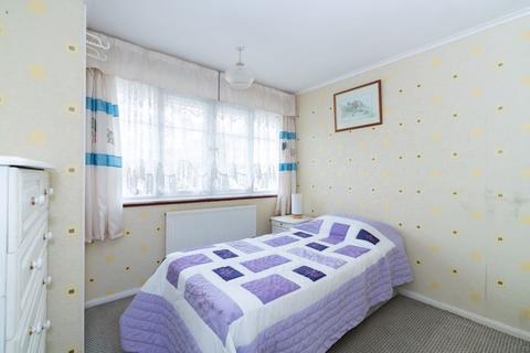 85 Devonshire Green, Farnham Royal, Slough, SL2 3DX