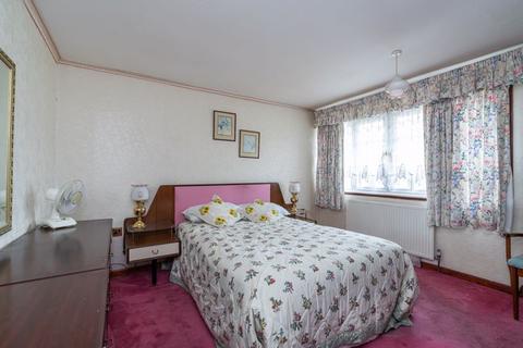 85 Devonshire Green, Farnham Royal, Slough, SL2 3DX