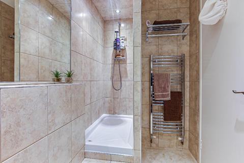 43 Montana Close, South Croydon, CR2 0AT