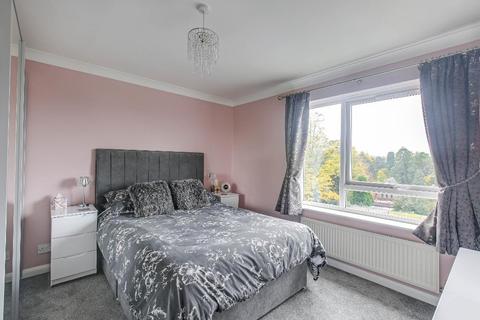 43 Montana Close, South Croydon, CR2 0AT