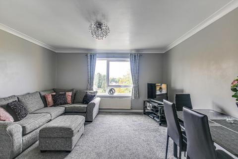 43 Montana Close, South Croydon, CR2 0AT