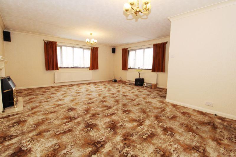 Stonnall Road, Aldridge 3 bed detached bungalow £399,950