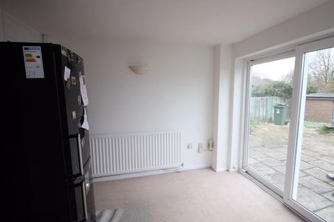 2 Blandford Close, Nailsea, Bristol, BS48 2QQ
