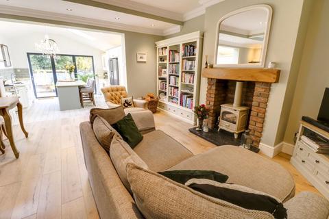 48 Elms Drive, Kirk Ella, Hull, HU10 7QJ