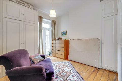 9 Nemoure Road, London, W3 6NZ