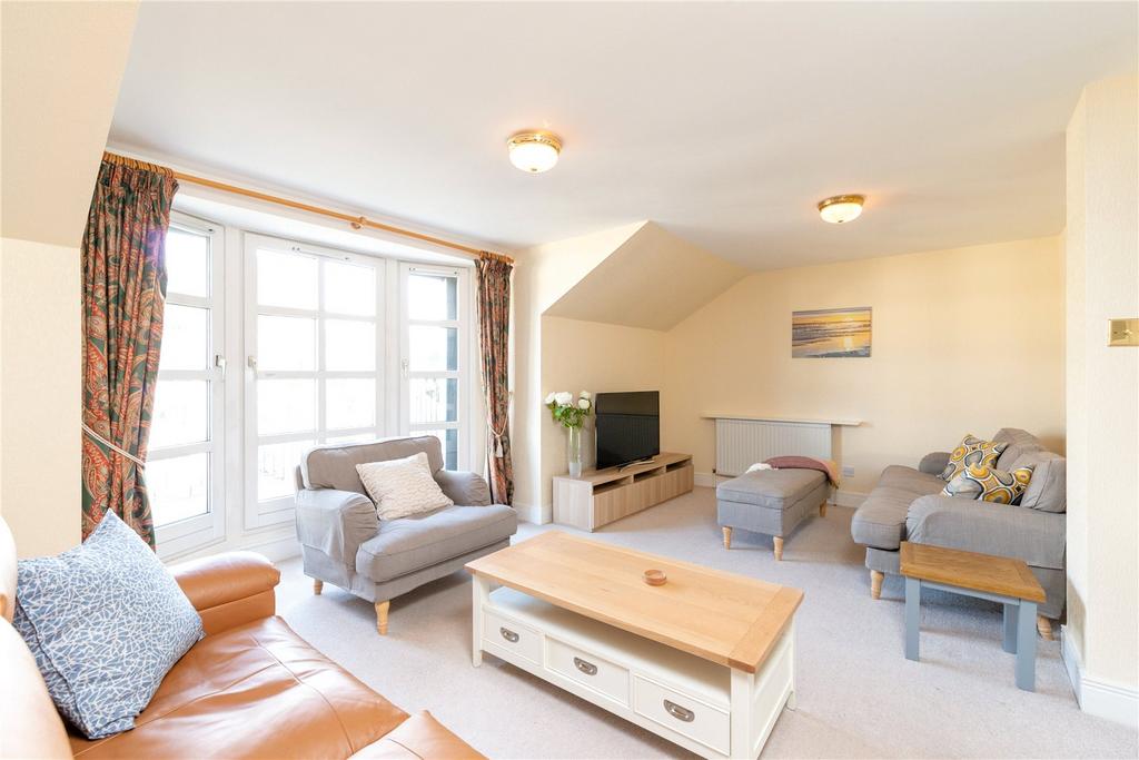 Cavalry Park Drive, Edinburgh, EH15
