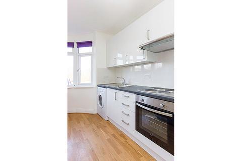 Studio to rent, Kendal Road, London NW10