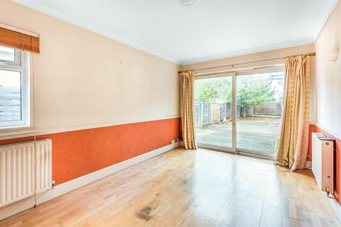 25 Cottage Grove, Surbiton, KT6 4JH