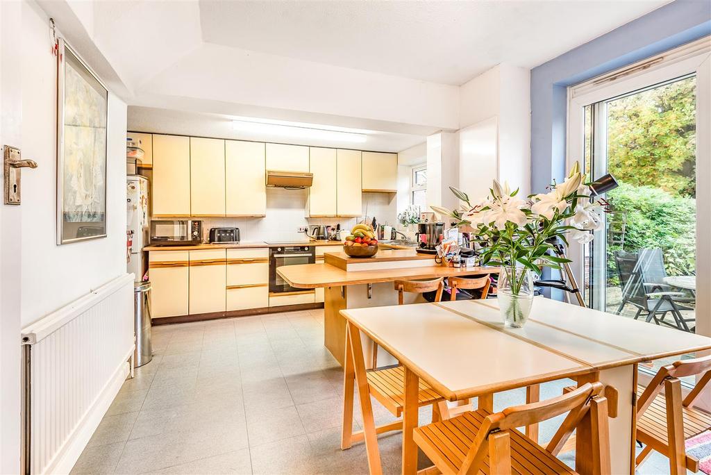 Pine Walk, Surbiton 5 bed detached house £1,295,000