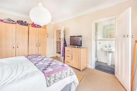 8 Pine Walk, Surbiton, KT5 8NJ