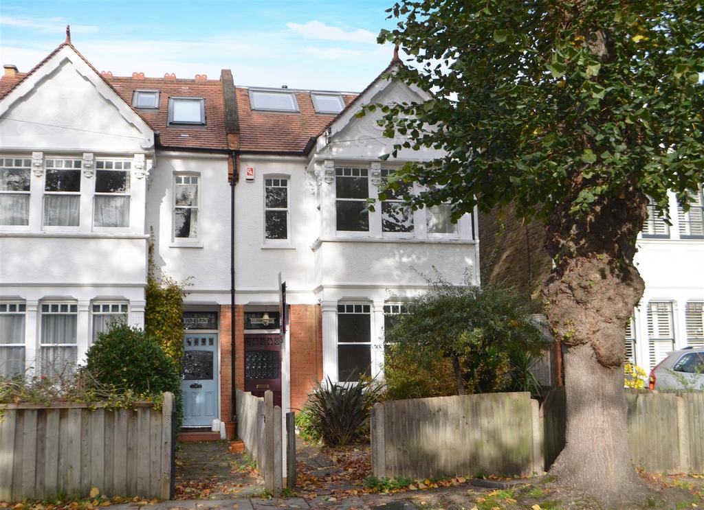 Teddington Park, Teddington 5 bed semidetached house £3,000 pcm (£