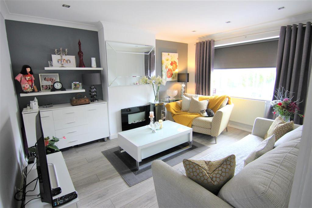 St Wilfrids Road, Burgess Hill 2 bed bungalow £345,000