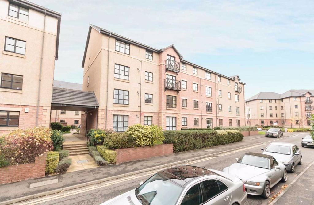 RUSSELL GARDENS, HAYMARKET, EH12 5PG 2 bed flat £875 pcm (£202 pw)