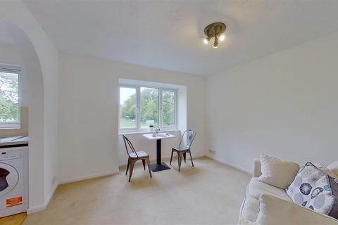 24 Barnfield Close, London, SW17 0AU