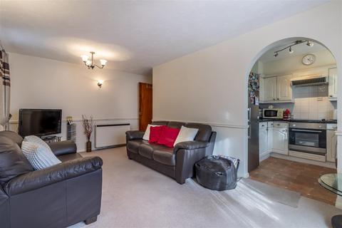 24 Talus Close, Purfleet, RM19 1SF