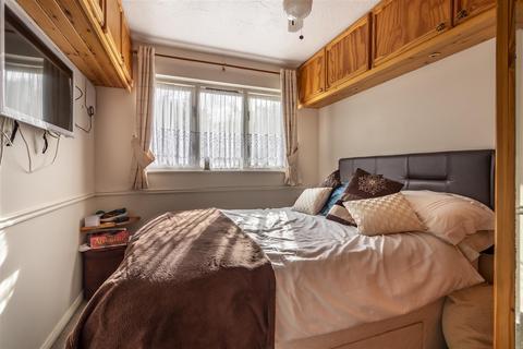 24 Talus Close, Purfleet, RM19 1SF