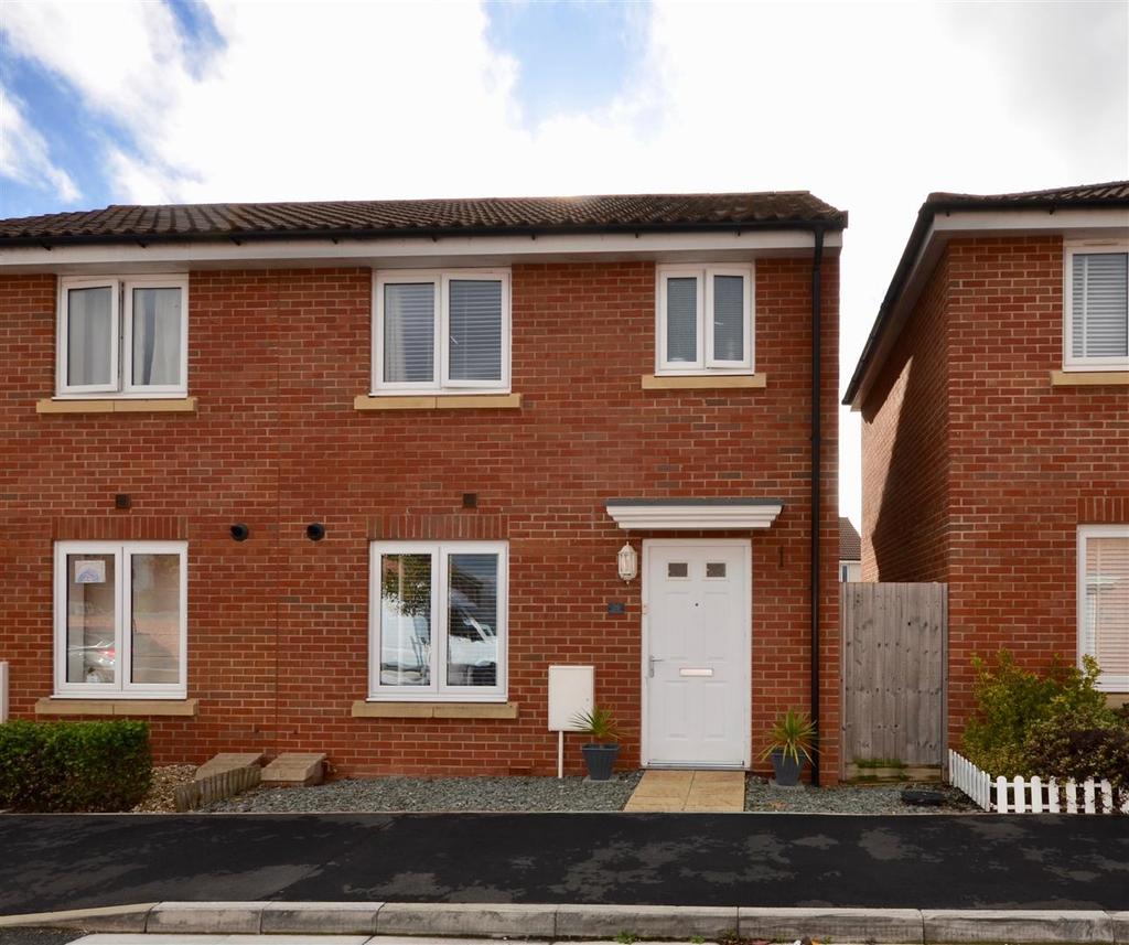 Dragon Rise, Norton Fitzwarren, Taunton 3 bed semidetached house £
