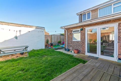26 Kipling Avenue, Goring By Sea, Worthing, BN12 6LJ