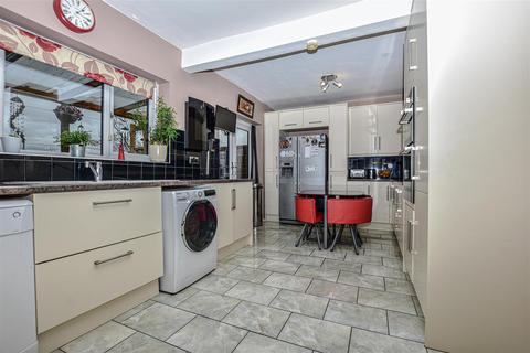48 Marks Square, Northfleet, Gravesend, DA11 7HU