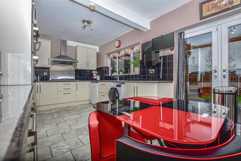 48 Marks Square, Northfleet, Gravesend, DA11 7HU