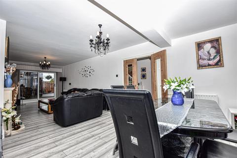 48 Marks Square, Northfleet, Gravesend, DA11 7HU