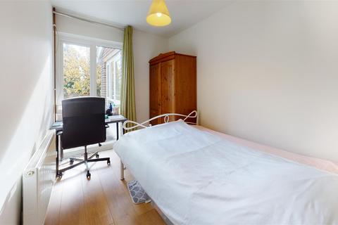 33 Headcorn Drive, Canterbury, CT2 7TR