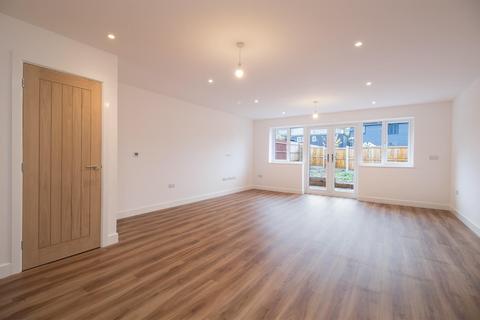1 Cornfield Close, Hawkinge, Folkestone, CT18 7UD