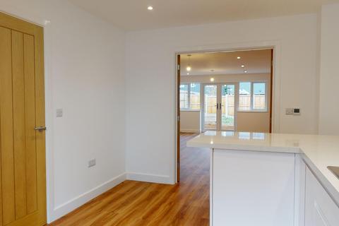 1 Cornfield Close, Hawkinge, Folkestone, CT18 7UD