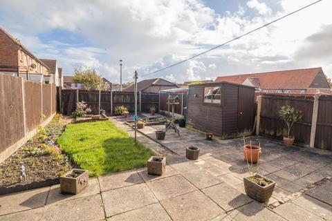 16 Ivy Way, Folkestone, CT19 6JF