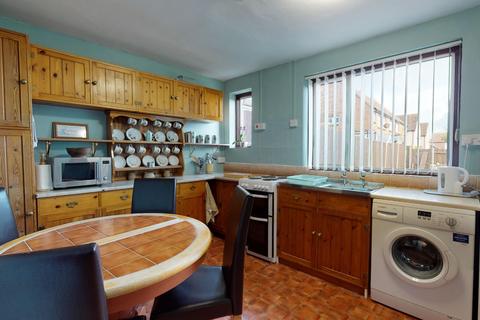 16 Ivy Way, Folkestone, CT19 6JF