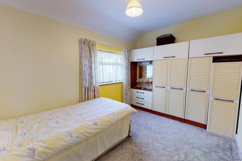 16 Ivy Way, Folkestone, CT19 6JF