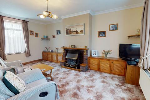 16 Ivy Way, Folkestone, CT19 6JF