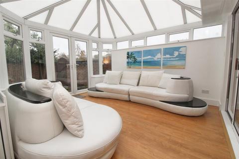 51 William Smith Close, Woolstone, Milton Keynes, MK15 0AN
