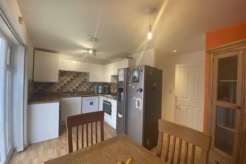 14 Fauld Drive Kingsway, Quedgeley, Gloucester, GL2 2HL