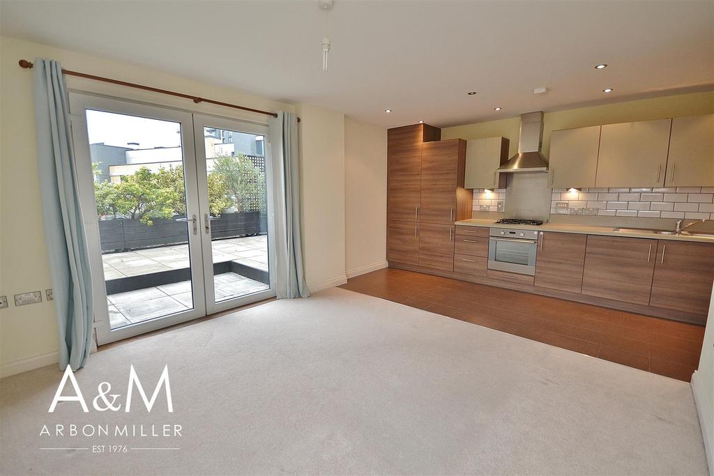 Roden Street, Ilford 2 bed flat £1,300 pcm (£300 pw)