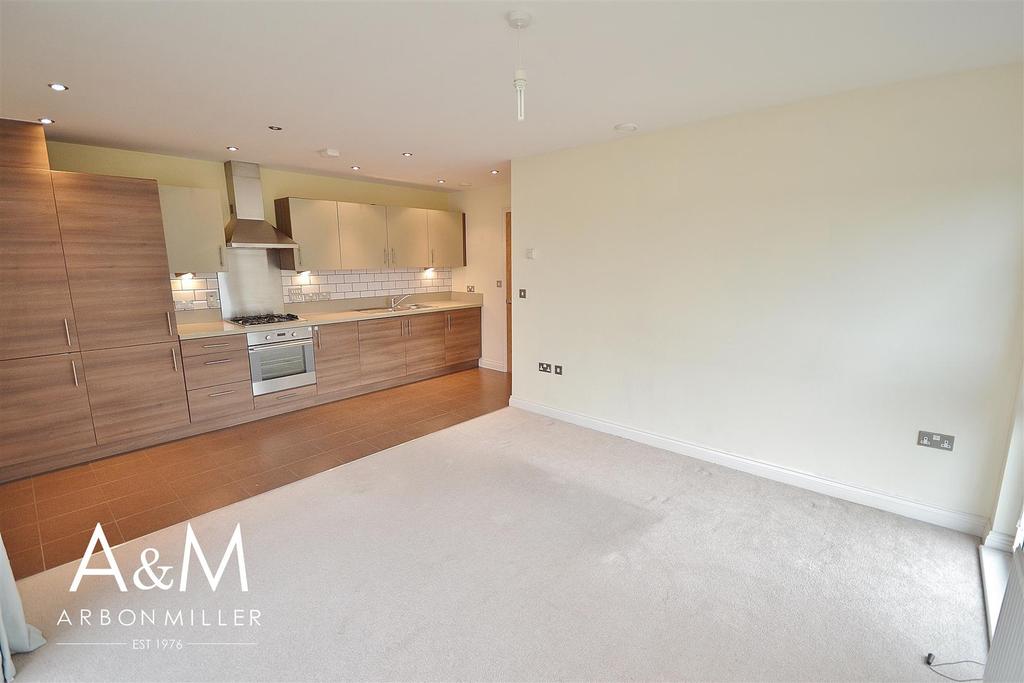 Roden Street, Ilford 2 bed flat £1,300 pcm (£300 pw)