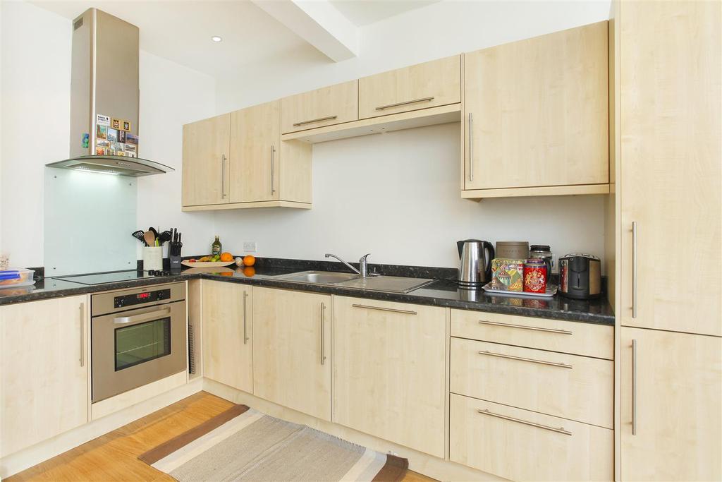 Lettings Brackenbury Agate Road  Kitchen Edit.jpg