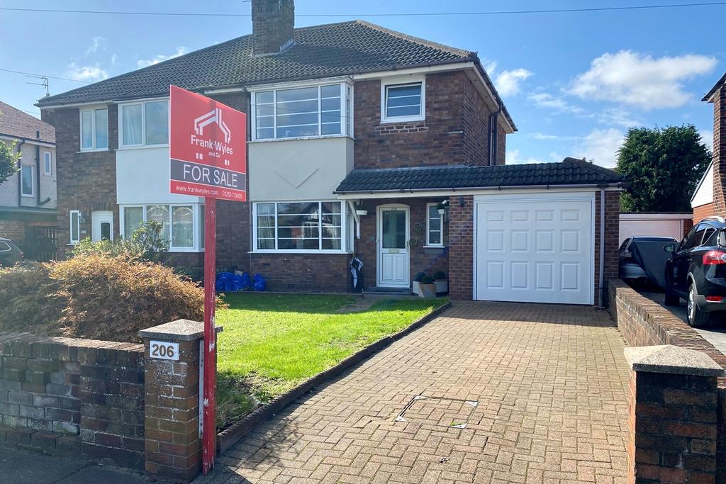 Church Road, St Annes, Lytham St Annes, FY8 3 bed semidetached house