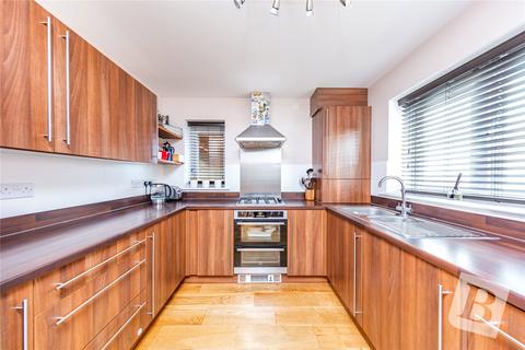 19 Regna Close, Rainham, RM13 9FQ