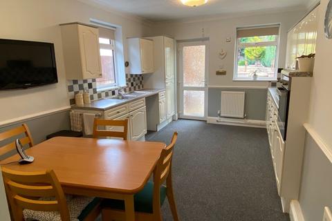 87 Greenview Drive, Northampton, NN2 7LE